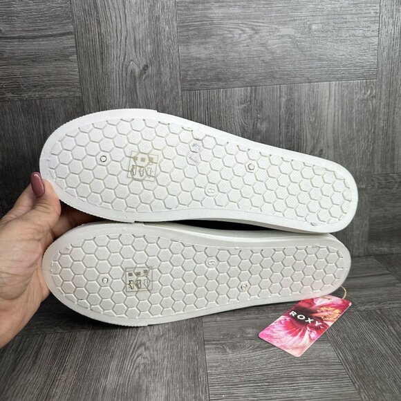 Roxy Women's size 9 Black Canvas Ruched Heel Slip On Shoes - Picture 7 of 8